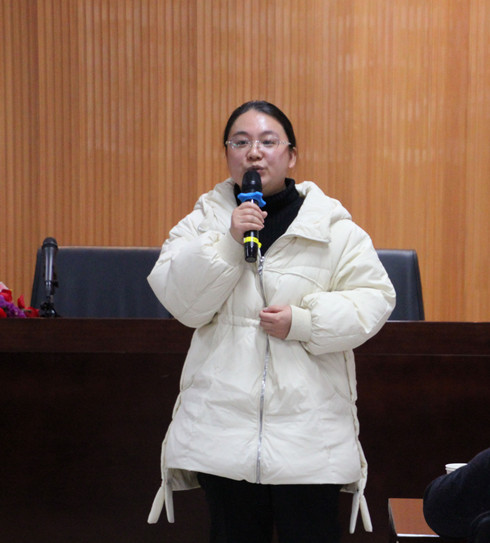星空买球副院长李伟丽点评.jpg